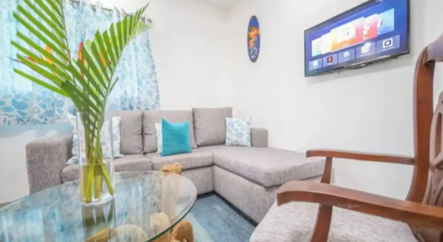 Апартаменты c 1 комнатой с балконом Charming 1b Apto Walk To The Beaches & Main Street