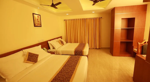 Четырёхместный люкс Deluxe с видом на город The Crescent Suites
