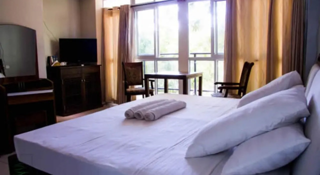 Pine Court Hotel