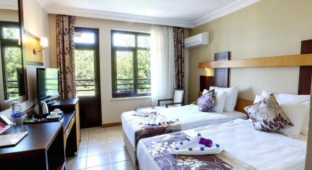 Трёхместный номер Standard Kandelor Hotel