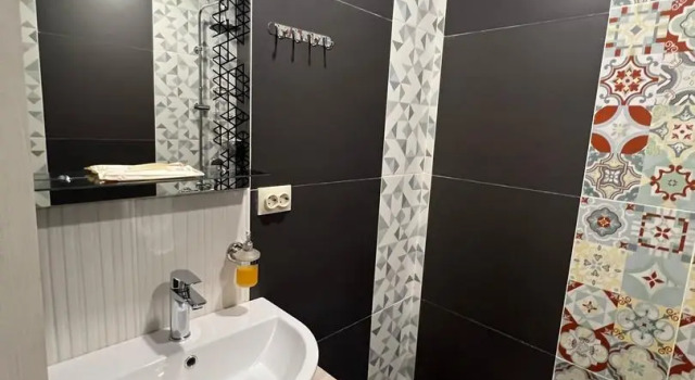 Komfortní Dvoulůžkový s manželskou postelí pokoj Buta Mini-hotel
