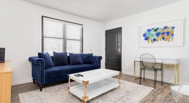 8 BRs Comprised of 4 2BR Suites by Domio, Забронировать Отель Отели Нэшвилл 4 звезды, рядом с Медицинский колледж Мегарри, 4*