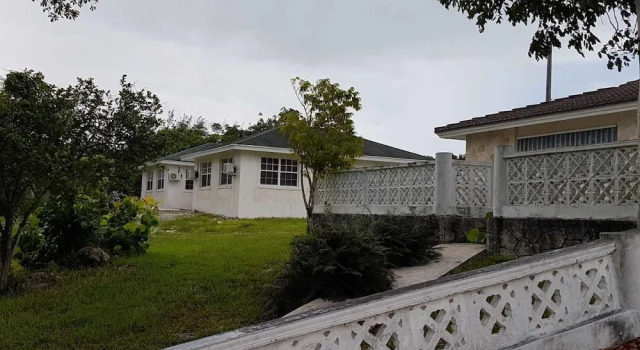 Hill Top Suites, Prenota Residence Hotel a Andros Barrier Reef con parcheggio, Parcheggio