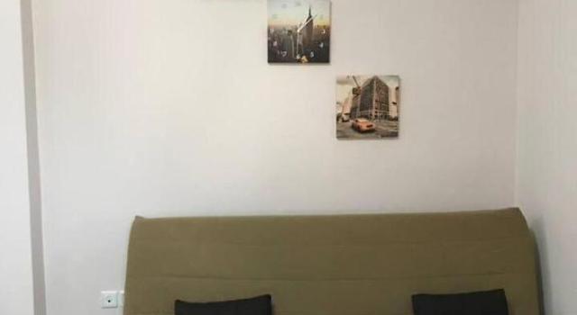 1 Bed - Sleeps 2 - Private Balcony - Free Parking