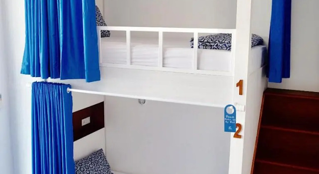 Кровать в общем номере Dip & Doze Living