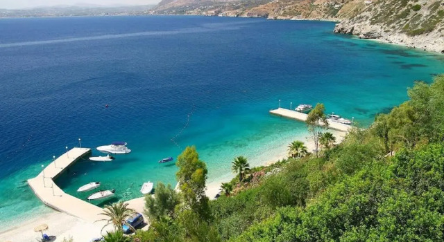 Коттедж Suite Fleria with private beach