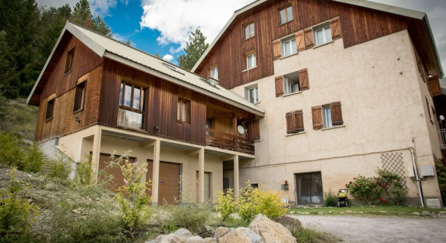 Chalet les moineaux Appartements, Book Chalet Hoteller i Ubaye Valley med pool, Swimmingpool