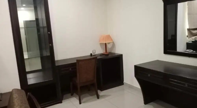 Люкс Capital O 90653 Maxwell Inn Boutique Hotel