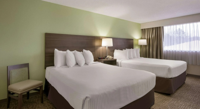 Четырёхместный номер Standard Best Western Milton Inn