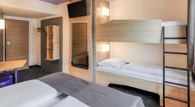 Четырёхместный номер Standard B&B Hotel Stuttgart-Vaihingen