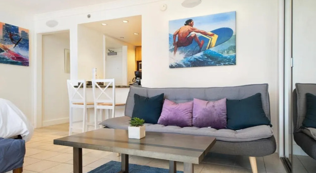 Modern Elegant Studio with ocean View...royal Gardens