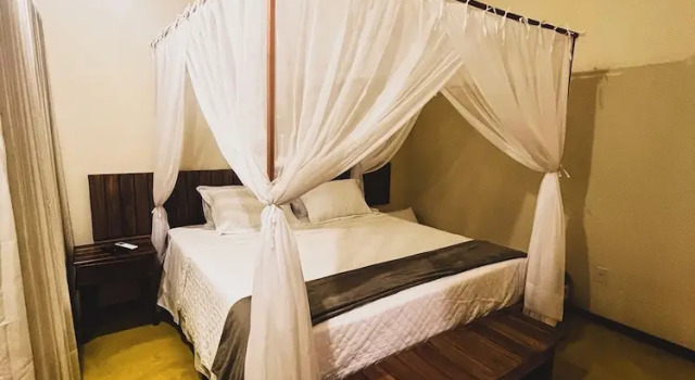 Hotel Chalés do Santuário, Забронировать Отель Отели Санта-Крус-Кабралия с бассейном, Бассейн