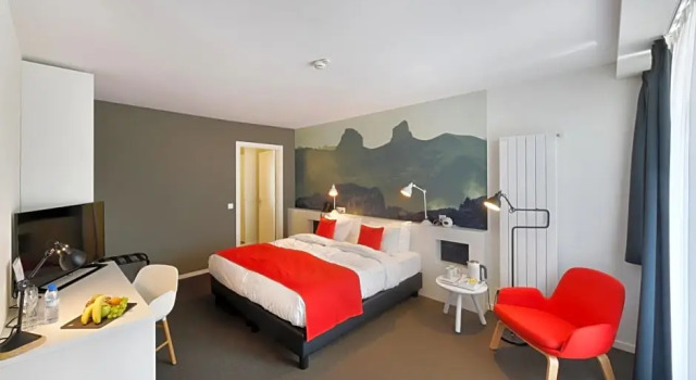Номер Standard с балконом Home Swiss Hotel