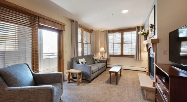 Premium Unit 1327 - One Bedroom - Zephyr Mountain Lodge 1 Condo