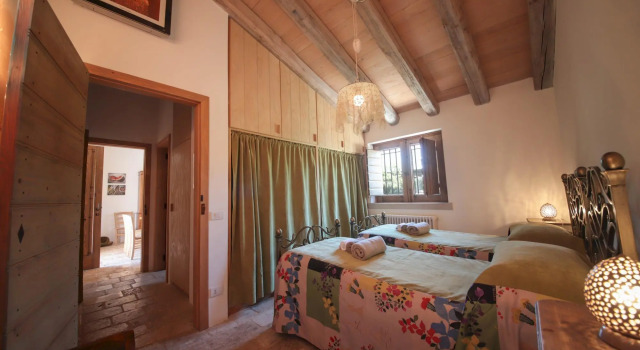 TD Trulli di Montaltino with Stunning Huge Pool, Book Vacation Home Villas in Bari Province, Villa