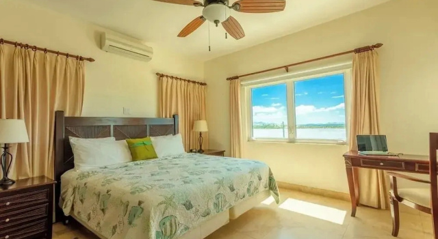 Номер Premier West End Bay Condos