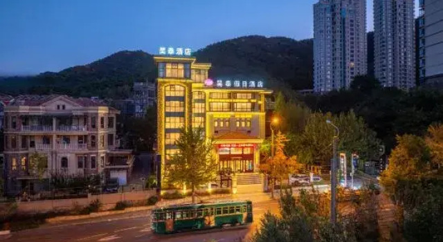 Haotai Holiday Inn (Zhongshan District Gangdong Fifth Street Punch Point Branch), Book Hotel Hotels in Liaoning with Parking, Parking