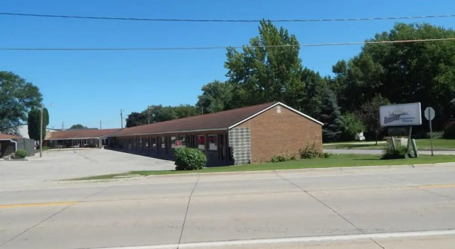 Rumorz Neighborhood Hideaway, Varaa Mini-hotelli Clear Lake Iowa