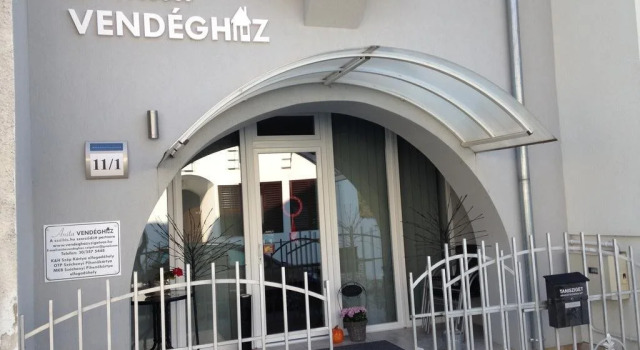 Anita Vendégház Szigetvár, Prenota Hotel Hotel a Southern Transdanubia con parcheggio, Parcheggio