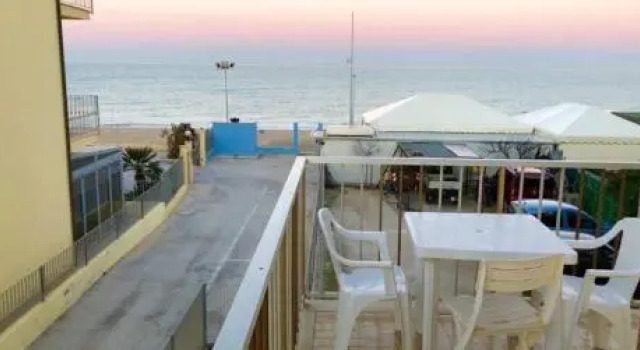 M223 - Marcelli, Trilocale in Centro E Fronte Mare, Rezervovat Hotel Numana 