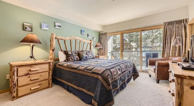 5023 Gateway 2 Bedroom Condo