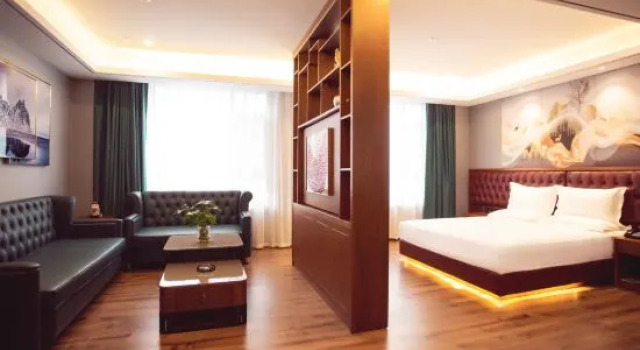 Люкс Deluxe Huayun Hotel (Harbin High Speed Railway West Station)