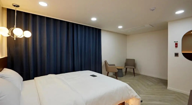 Hotel sounds, Забронировать Отель Отели Чонджу с парковкой, рядом с Памятник Хвасан Совон, Парковка