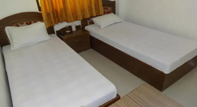 Lucky Guest House, Boek Pension Hotels in Bodh Gaya met parkeren, in de buurt van Thai Monastery, Parkeren