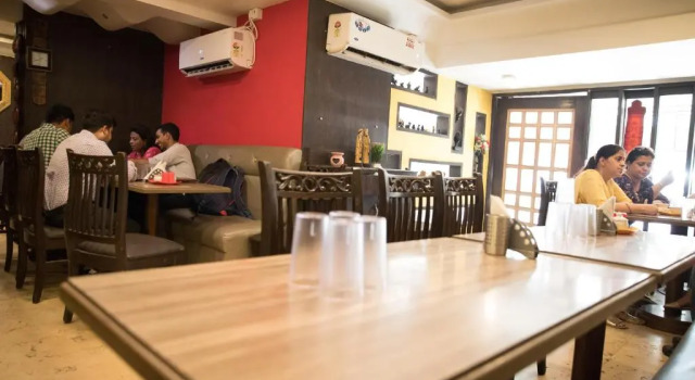 Номер Standard Hotel Alibaba Mumbai