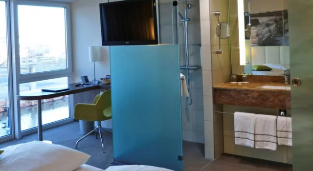 Четырёхместный номер Superior с видом на гавань Best Western Plus Hotel Bremerhaven