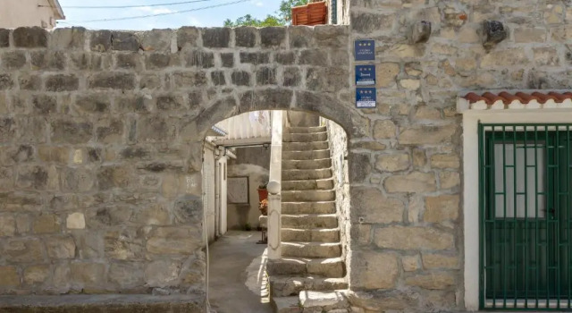 Apartments Petra, Prenota Appartamento Splitska 