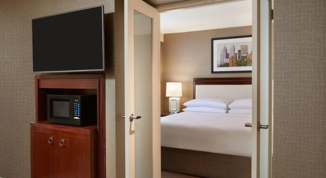 Люкс Sheraton Parkway Toronto North Hotel & Suites