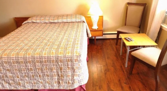 Maple Leaf Motel, Varaa Motelli  