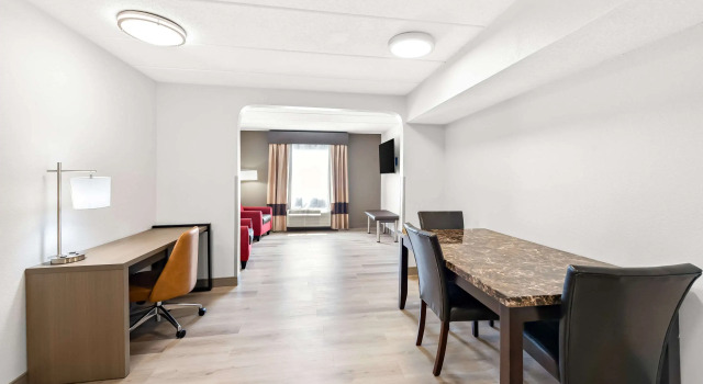 Двухместный люкс Comfort Suites Columbus