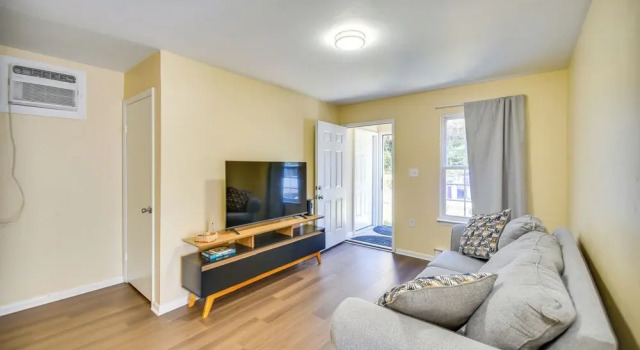Апартаменты Explore & Relax! Norfolk Duplex < 1 Mi to Beach