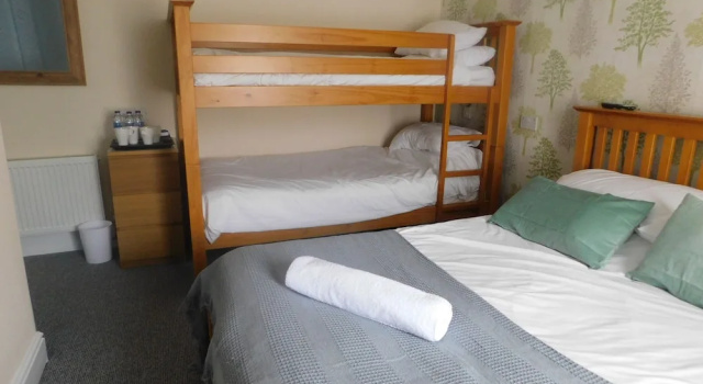 Standard Neljän hengen huone St. Weonards Hotel