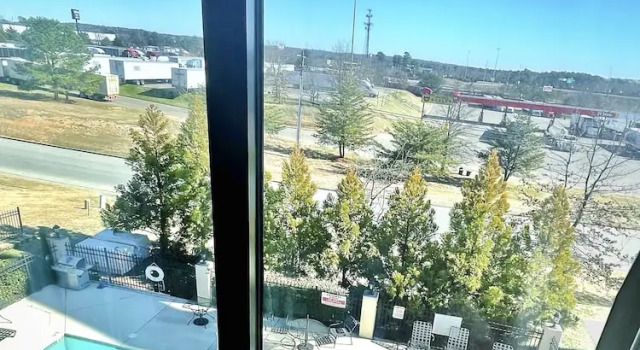 Suite mit Poolblick Comfort Suites Augusta Riverwatch
