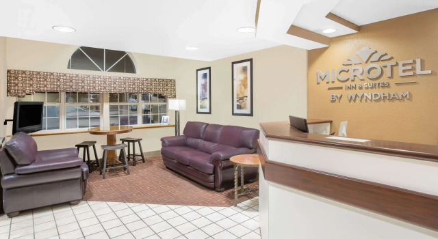 Microtel Inn & Suites by Wyndham Franklin, Забронировать Отель Франклин Северная Каролина