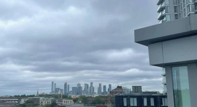 Двухместные апартаменты с балконом Sleek & Sunny 1BD Flat Near Greenwhich - Deptford!