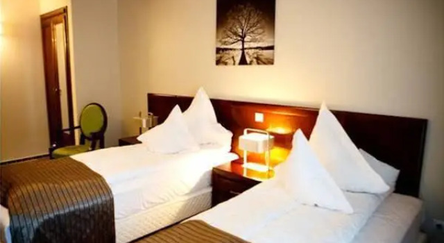 Hotel Belvedere, Đặt Khách sạn Botosani Rumani