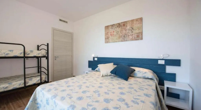 Четырёхместный номер Standard с балконом B&B Madonna Carradori
