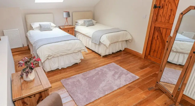 Little Brook Cottage, Book Vacation Home Laugharne Carmarthenshire