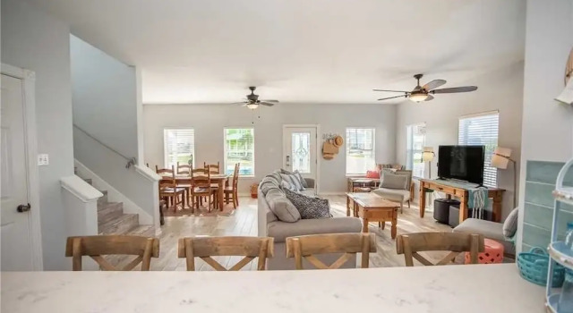 228 Mustang Royale - 4 Br Home