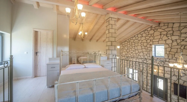 Luxury Villa Irida