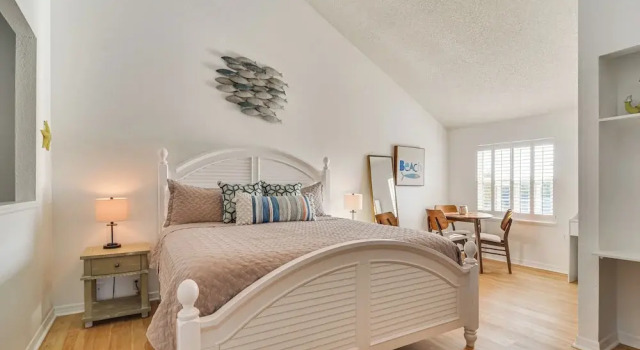 1 Block to Sunset Beach: Dog-friendly Family Home
