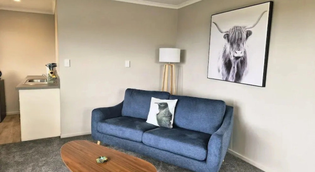 Centrally located Hilltop Apartment