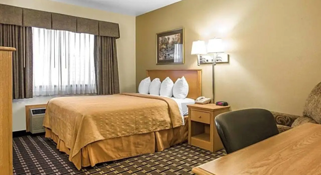 Standard- dobbelt værelse med udsigt over poolen Quality Inn Mauston