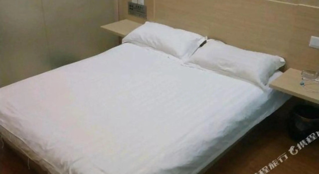 Yuyao Jiuxing Holiday Hotel, Prenota Hotel Hotel a Yuyao con parcheggio, Parcheggio