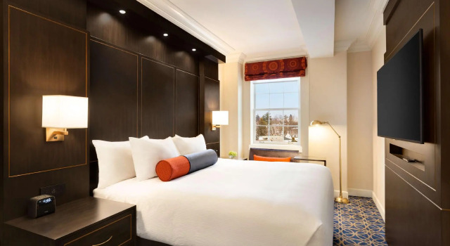Двухместный номер Standard Hotel Saranac, Curio Collection By Hilton