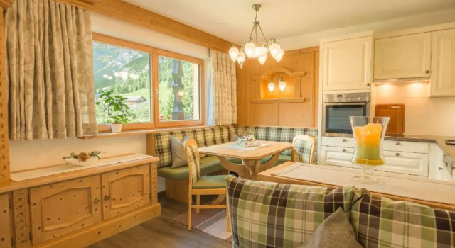 Gästehaus Geir, Rezerwuj Hotel Hotele w Tyrol z parkingiem, Parking
